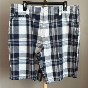 Airwalk Men's Plaid Blue and White Shorts Size 38
